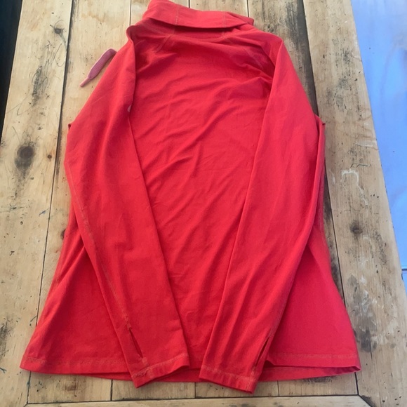 Woman’s Nike pro training sweater. Size XL - Picture 6 of 6